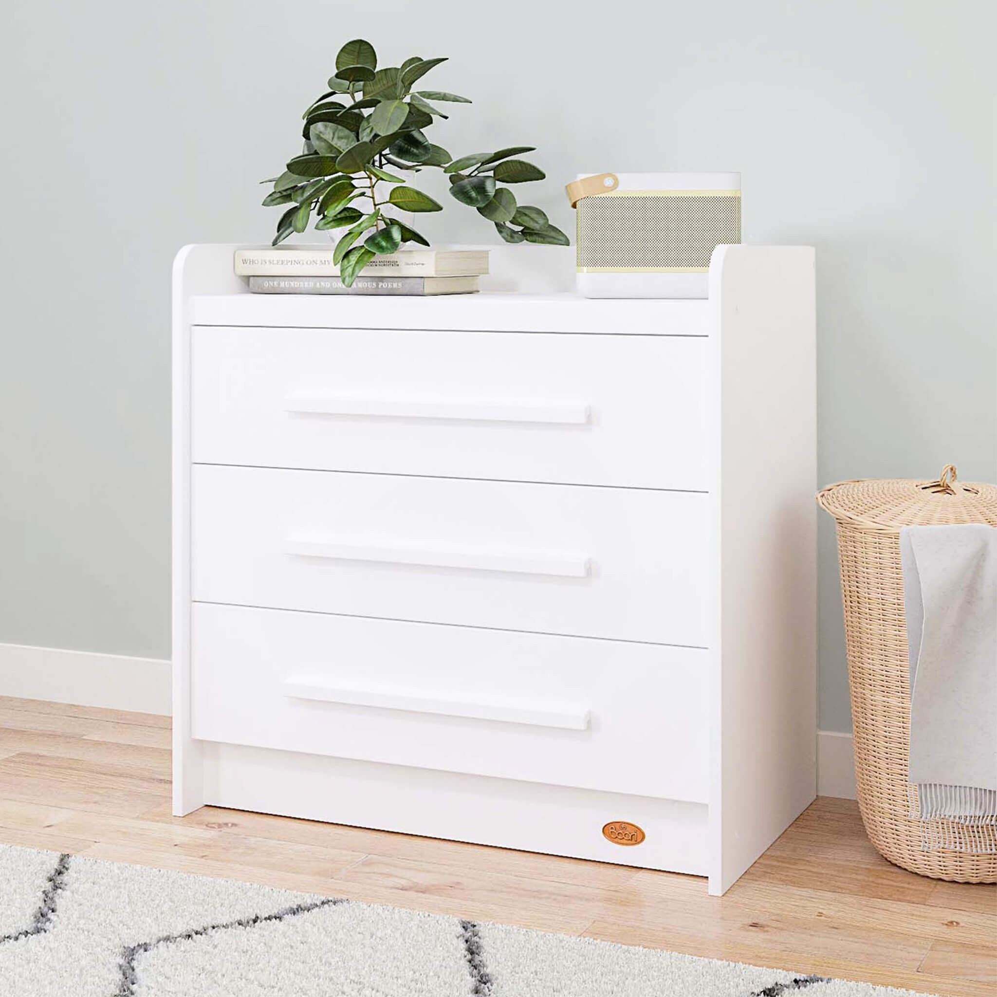 Neat 3 Drawer Chest - Image 4