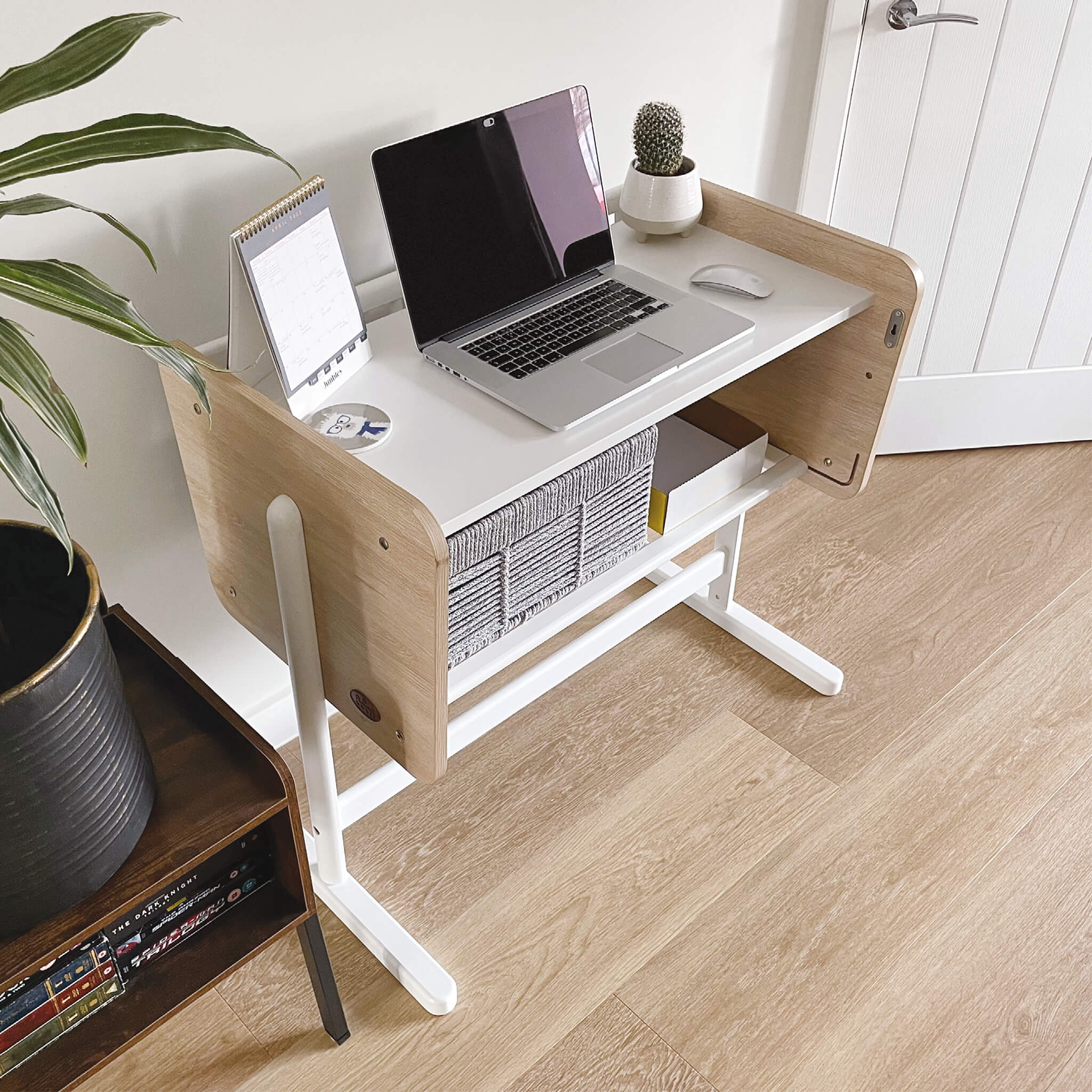 Neat Bedside Crib and Bedding Bundle - Image 7