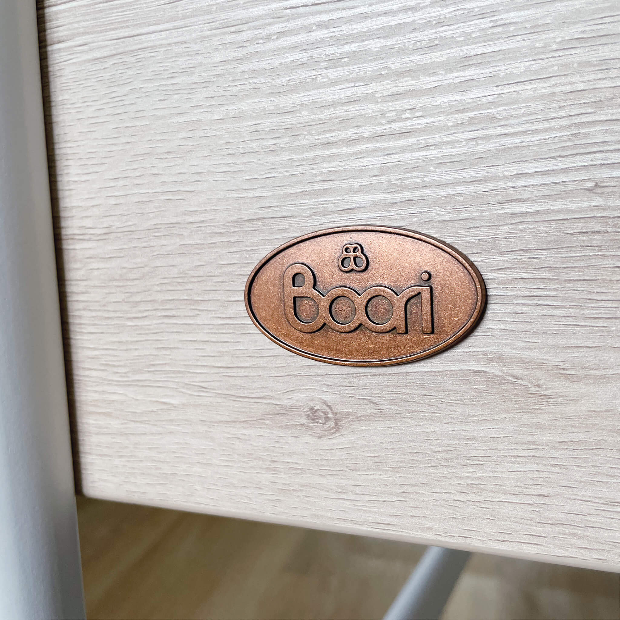 Neat Bedside Crib - Image 4