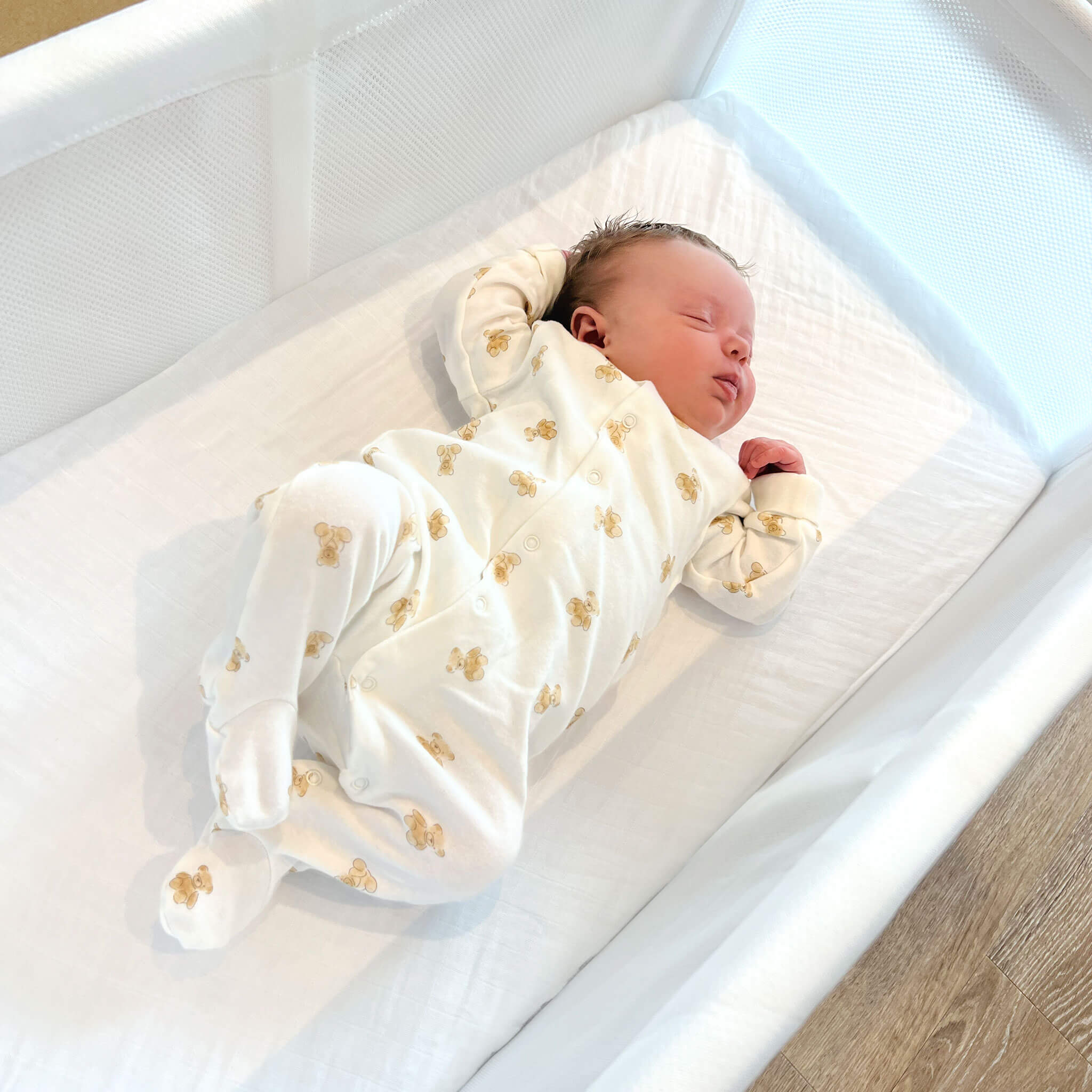 Tidy Bedside Crib and Bedding Bundle - Image 7