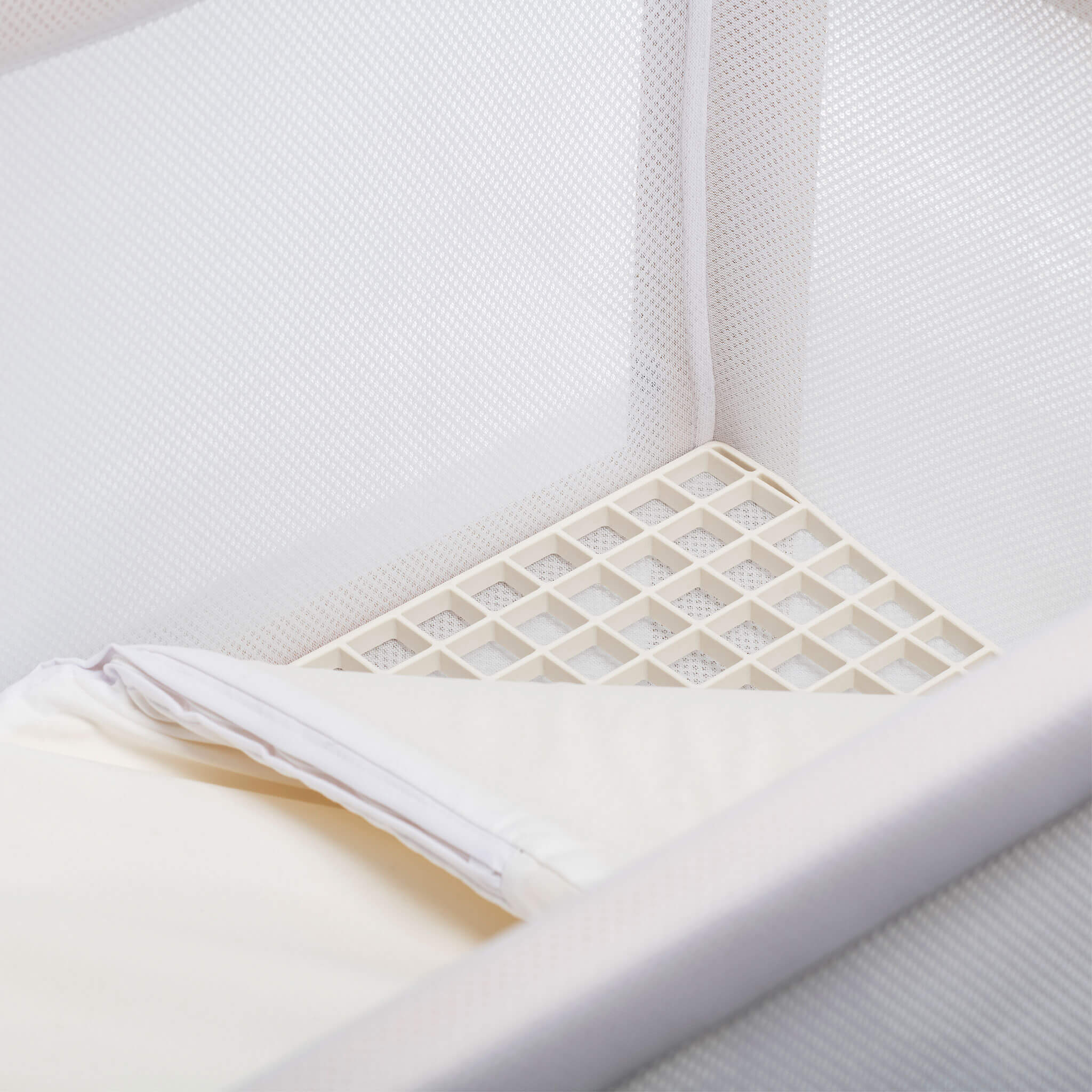 Tidy Bedside Crib + Changer - Image 11