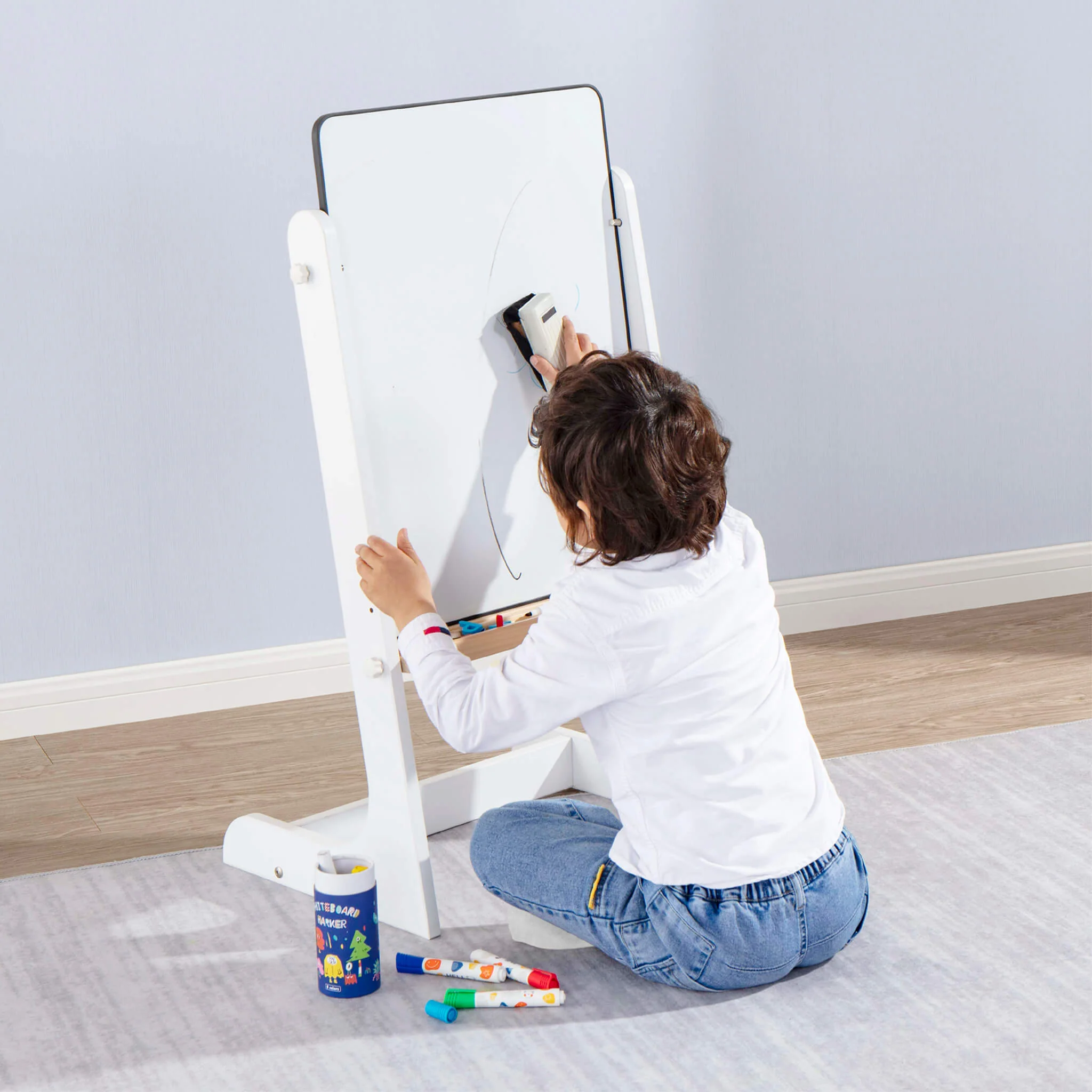Tidy Magnetic Drawing Board - Image 3