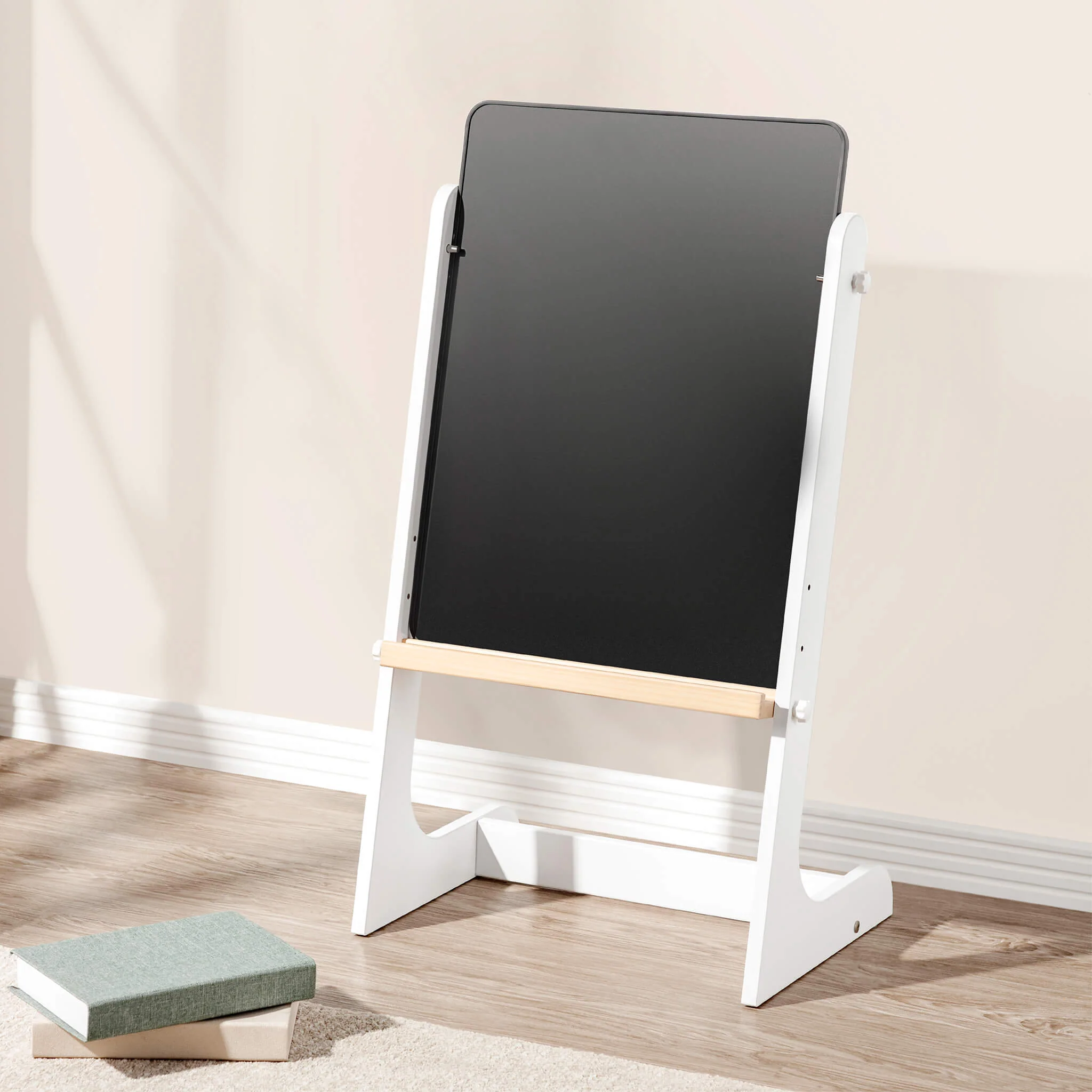 Tidy Magnetic Drawing Board - Image 4
