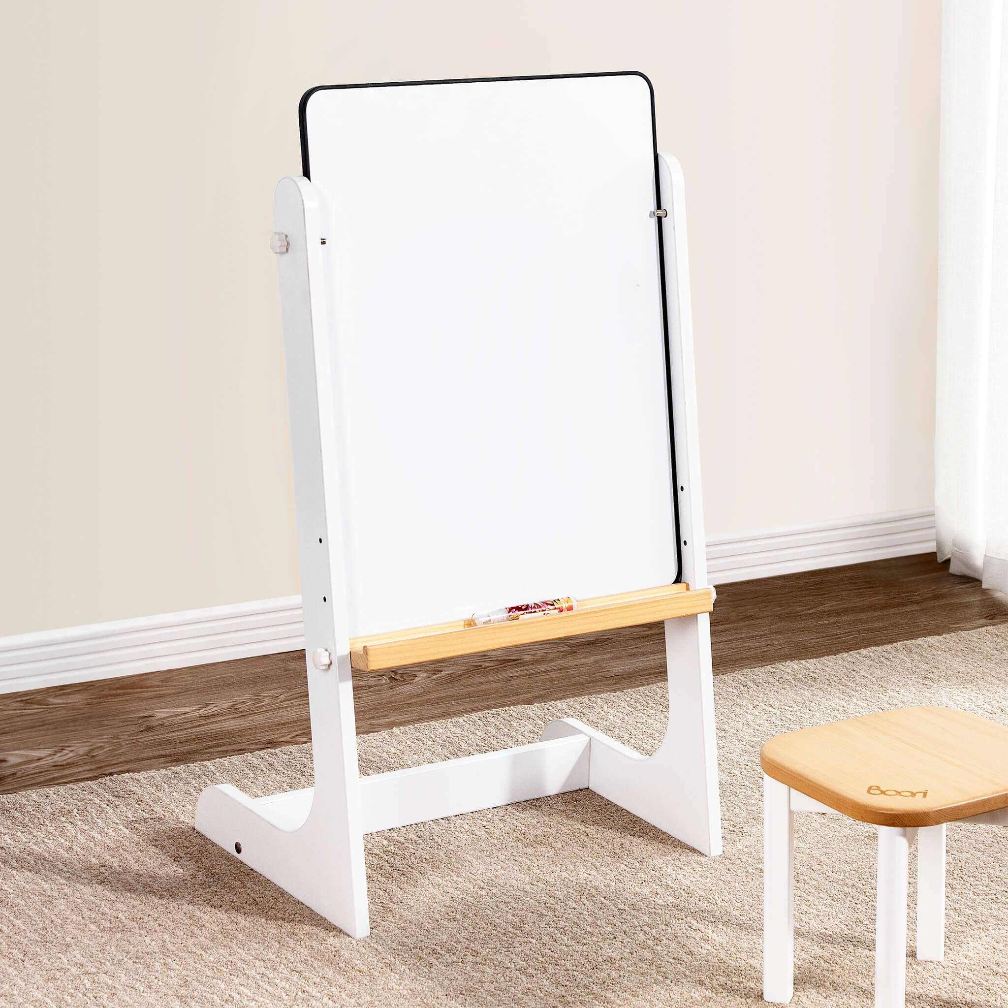 Tidy Magnetic Drawing Board - Image 5