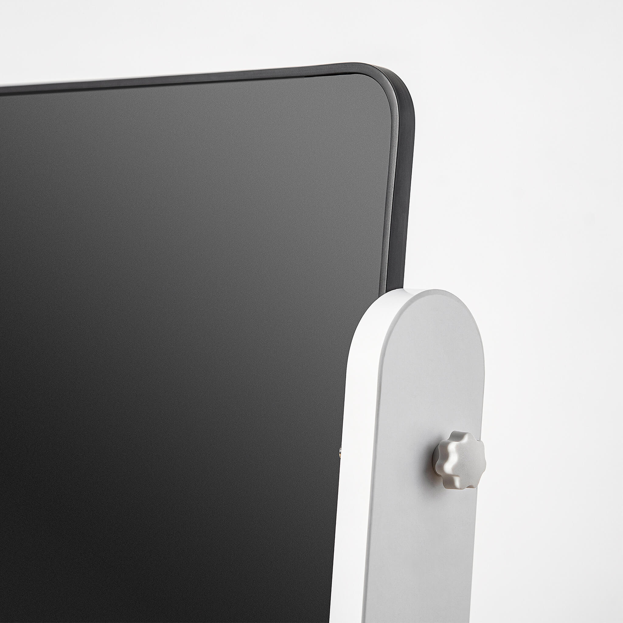 Tidy Magnetic Drawing Board - Image 6